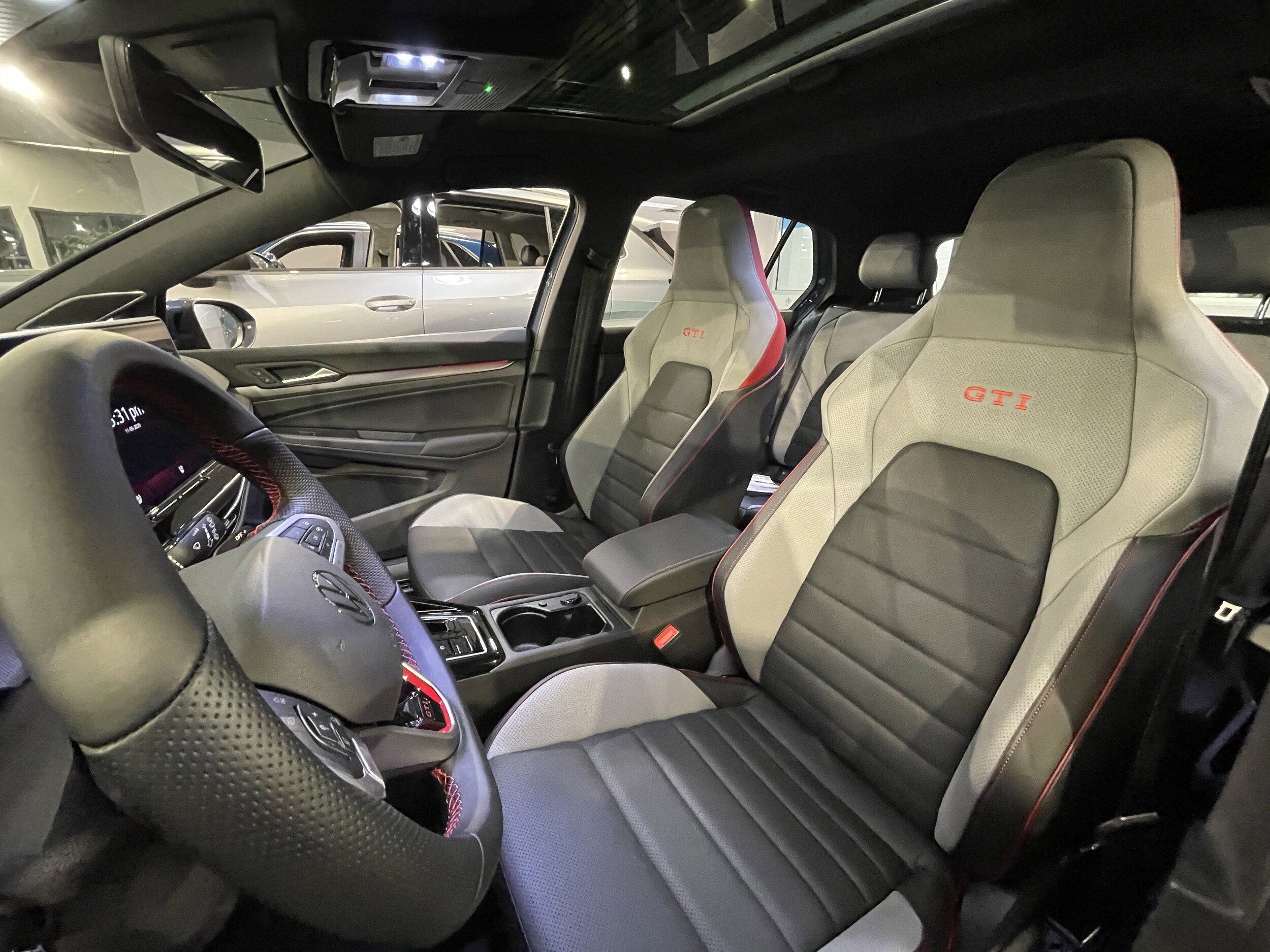 2025 Volkswagen Golf GTI SE photo 2