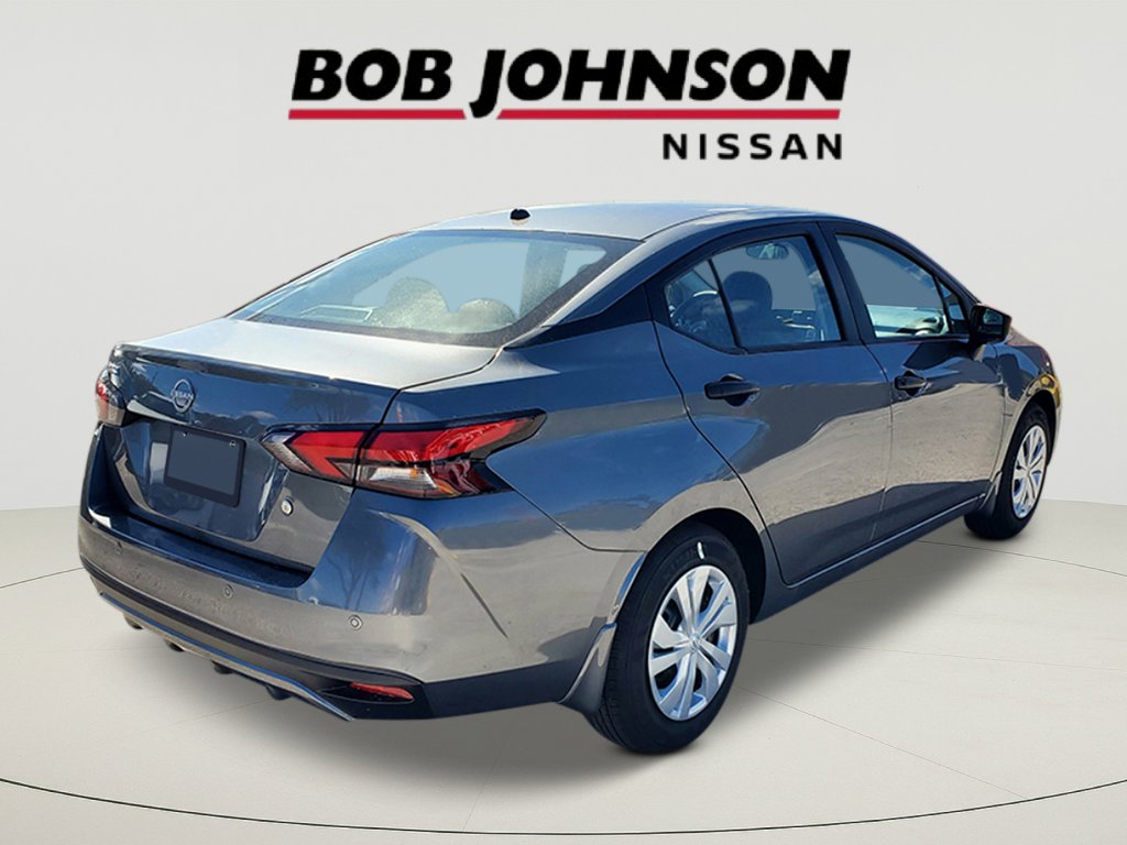 2025 Nissan Versa 1.6 S photo 3