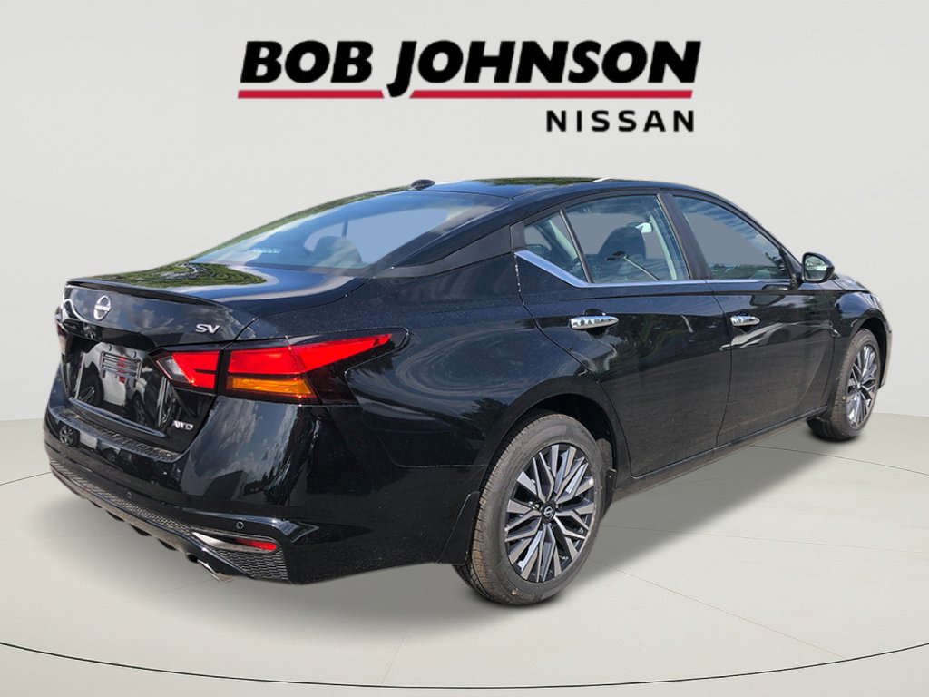 2025 Nissan Altima SV photo 3