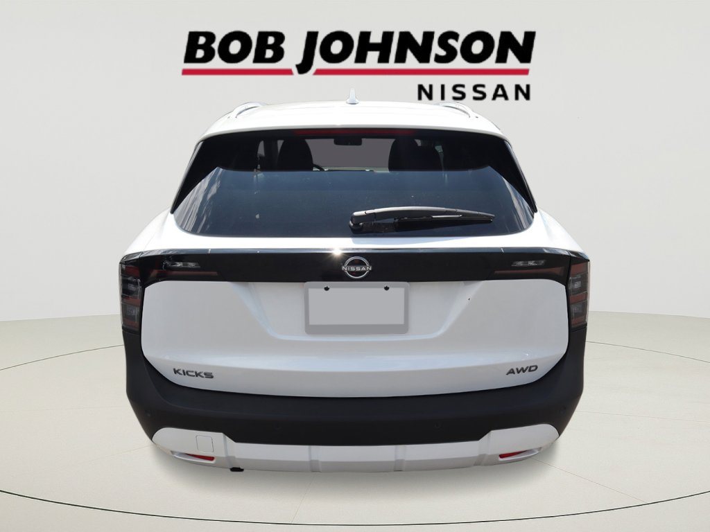 2025 Nissan Kicks SV photo 3