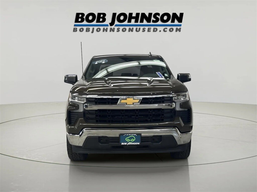 2024 Chevrolet Silverado 1500 LT photo 4