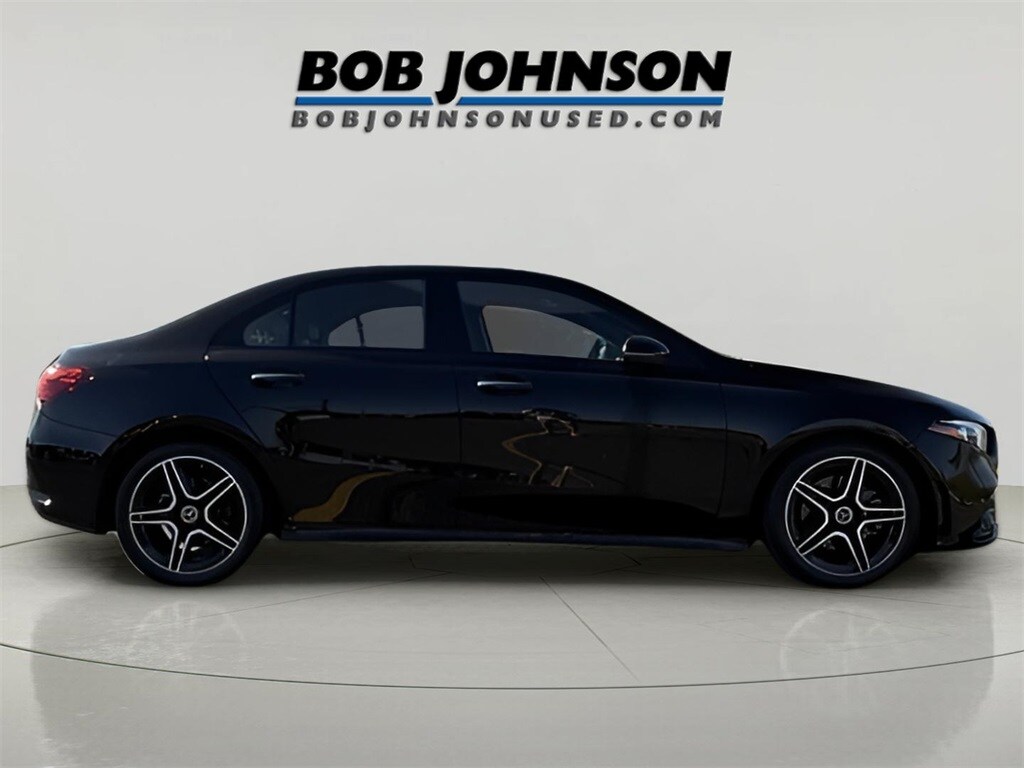 2022 Mercedes Benz A 220 4MATIC photo 4