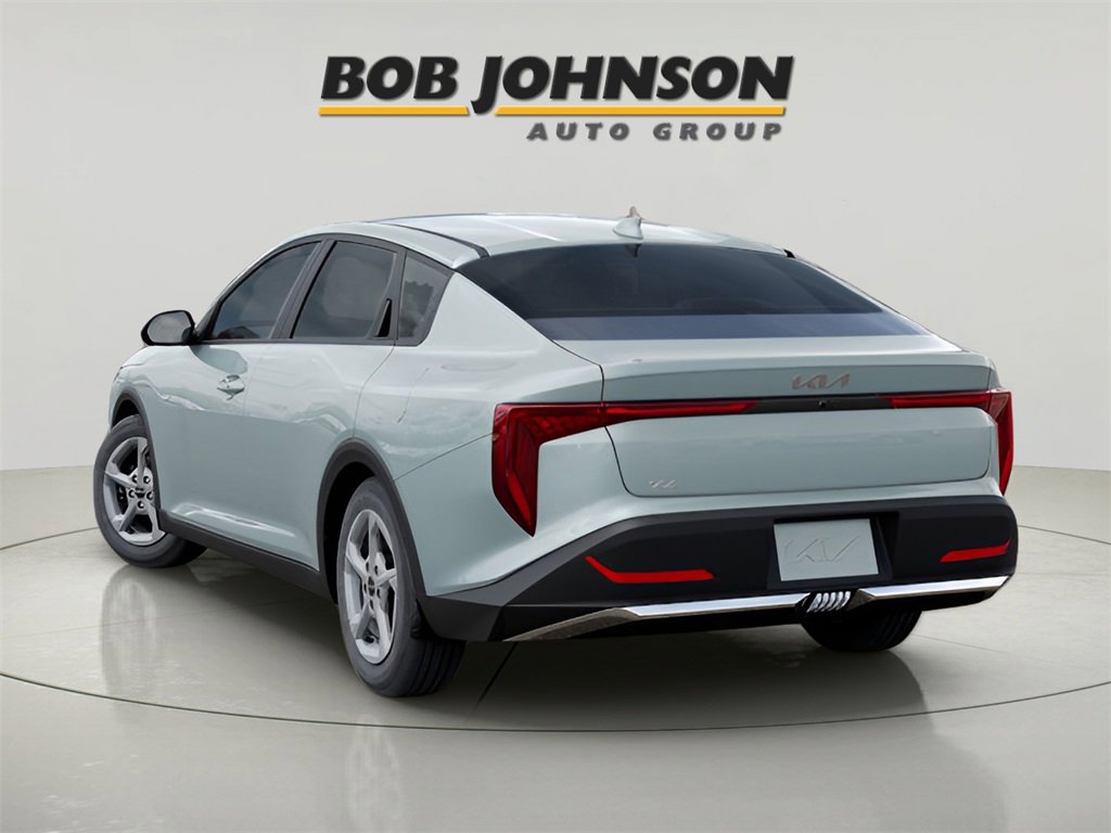 2025 Kia K4 LXS photo 3