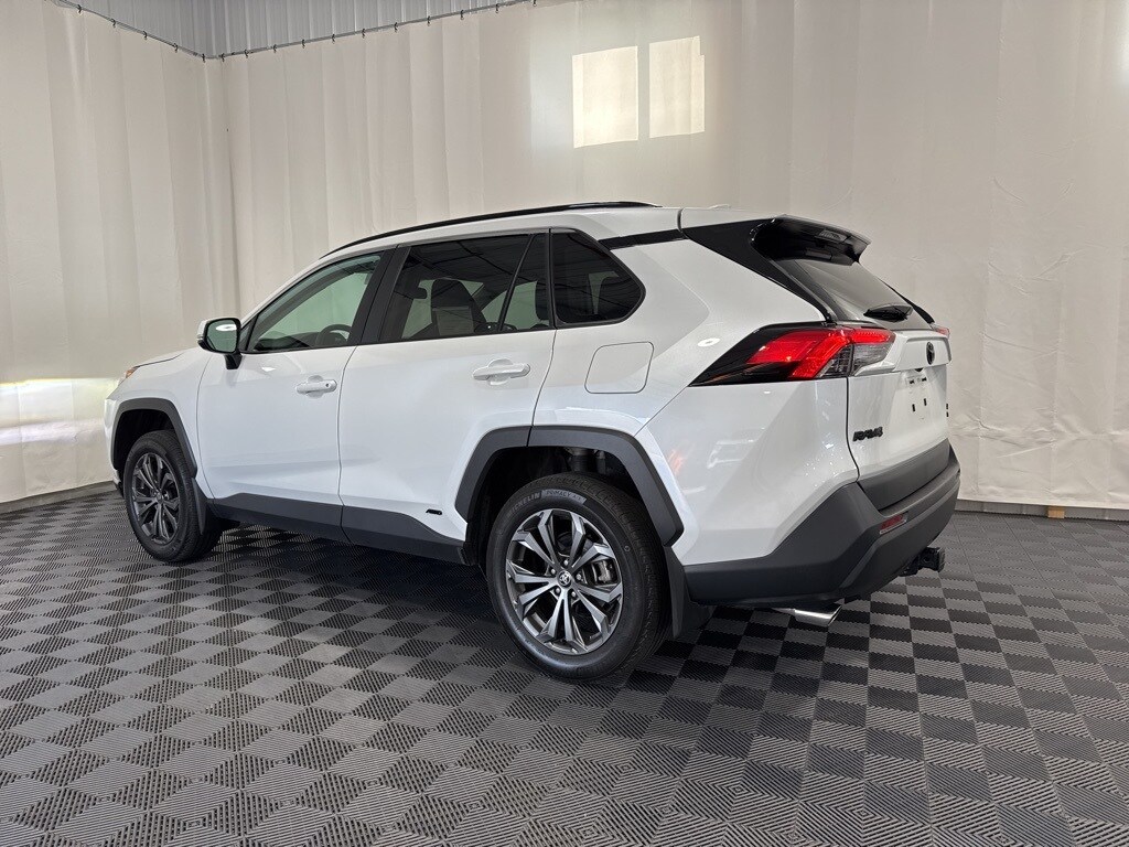 2024 Toyota RAV4 Hybrid XLE Premium photo 2