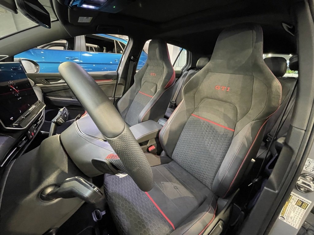 New 2025 Volkswagen Golf GTI 2.0T SE Hatchback