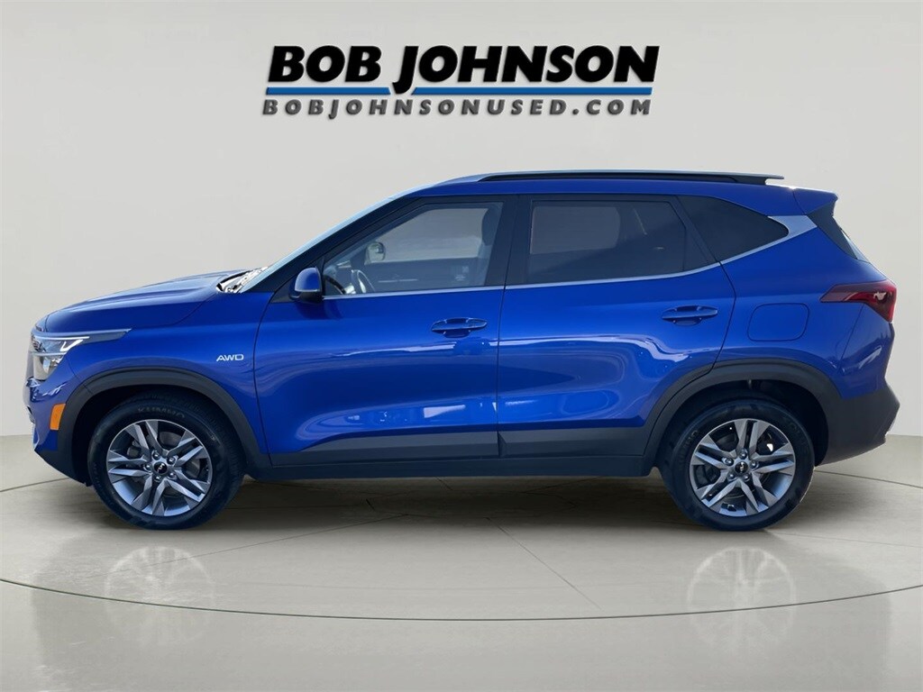 2023 Kia Seltos S photo 2