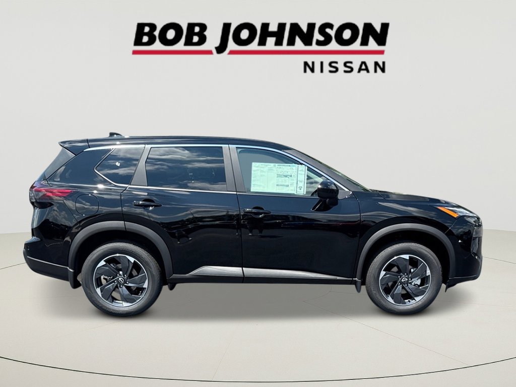 2026 Nissan Rogue SV photo 2