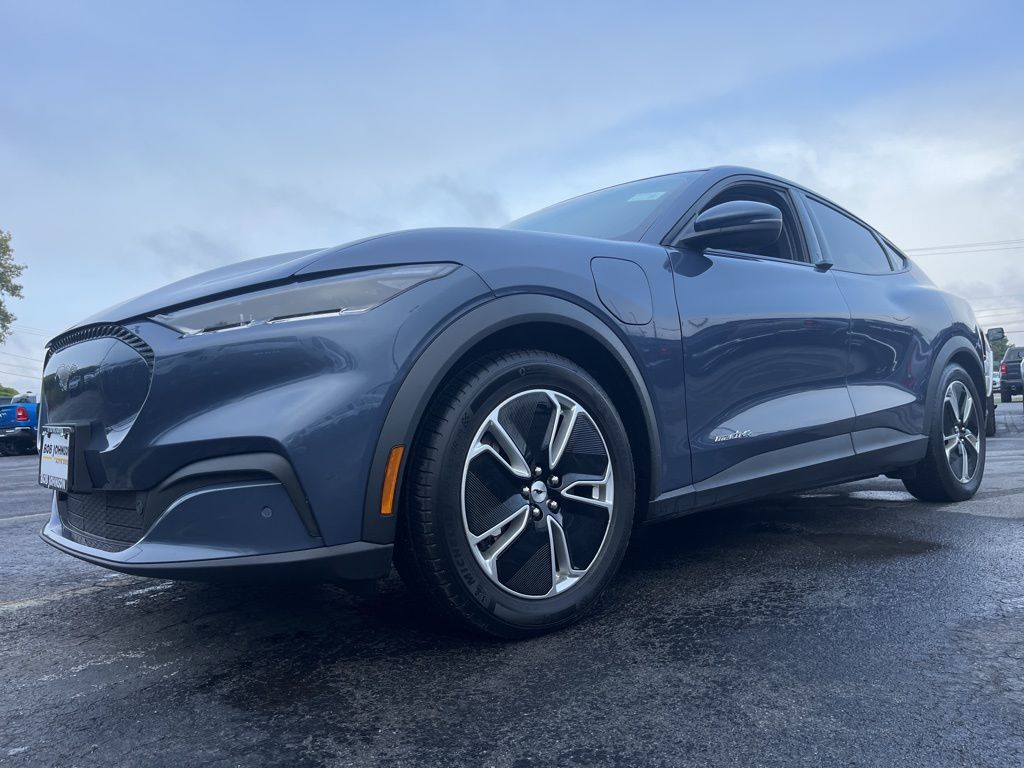2021 Ford Mustang Mach-E Select photo 3