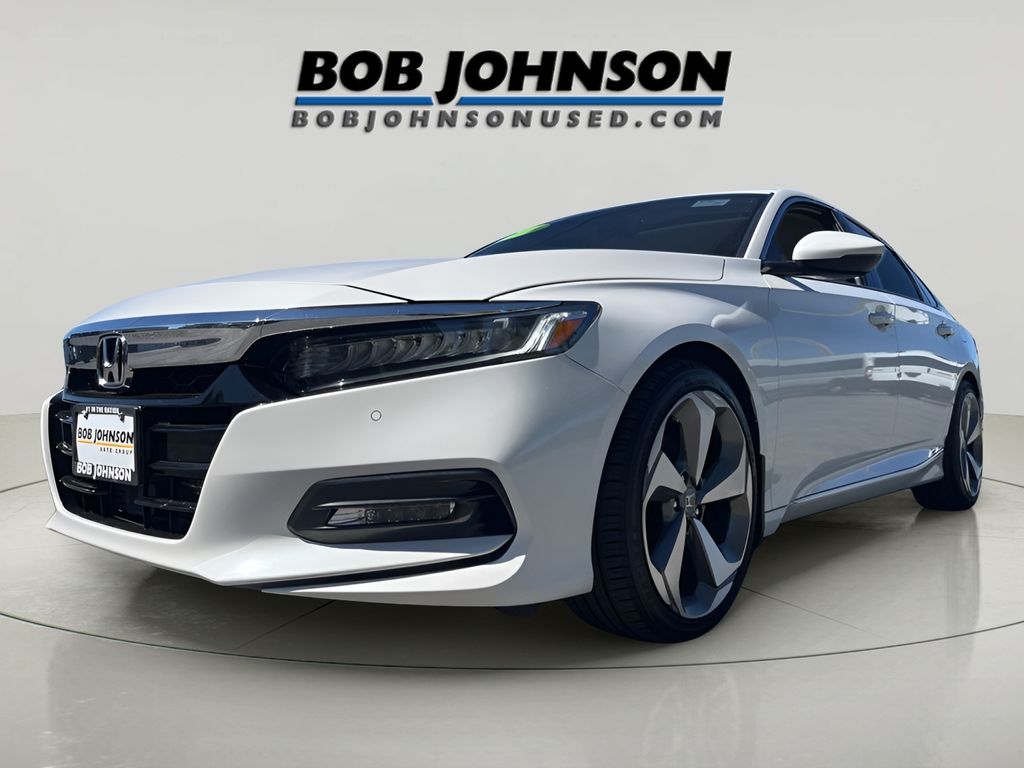 2018 Honda Accord Touring 2.0T photo 3