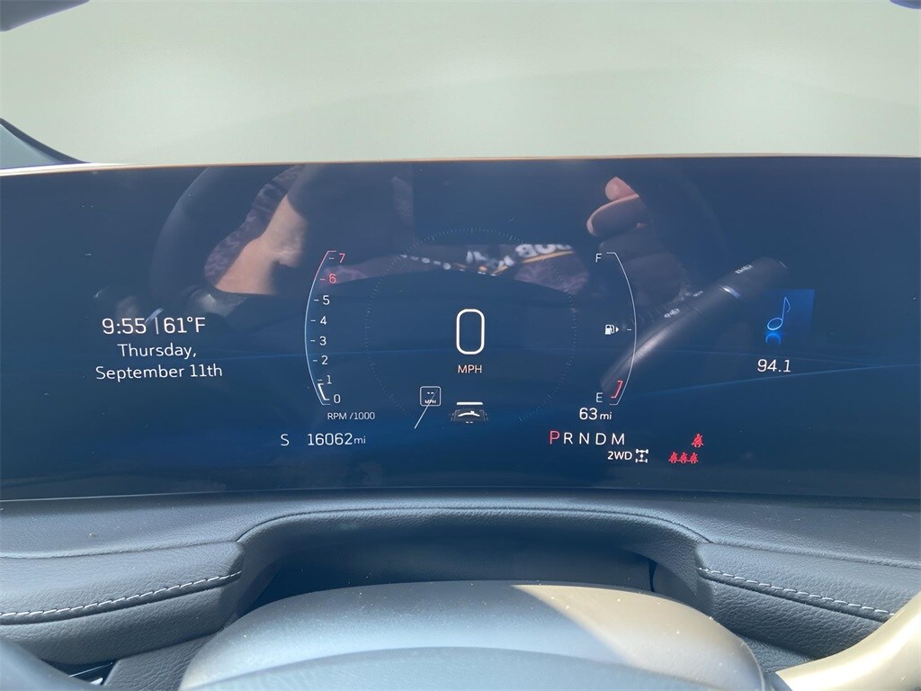 2025 Cadillac XT4 Premium Luxury photo 4
