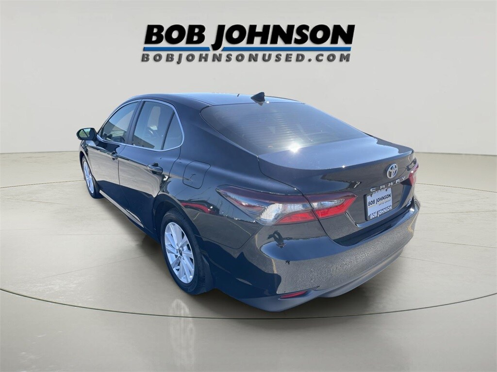 2023 Toyota Camry LE photo 4