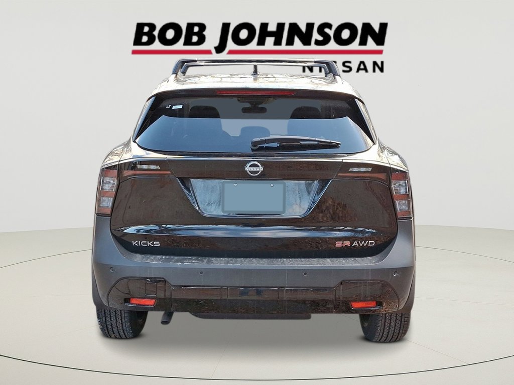 2026 Nissan Kicks SR photo 2