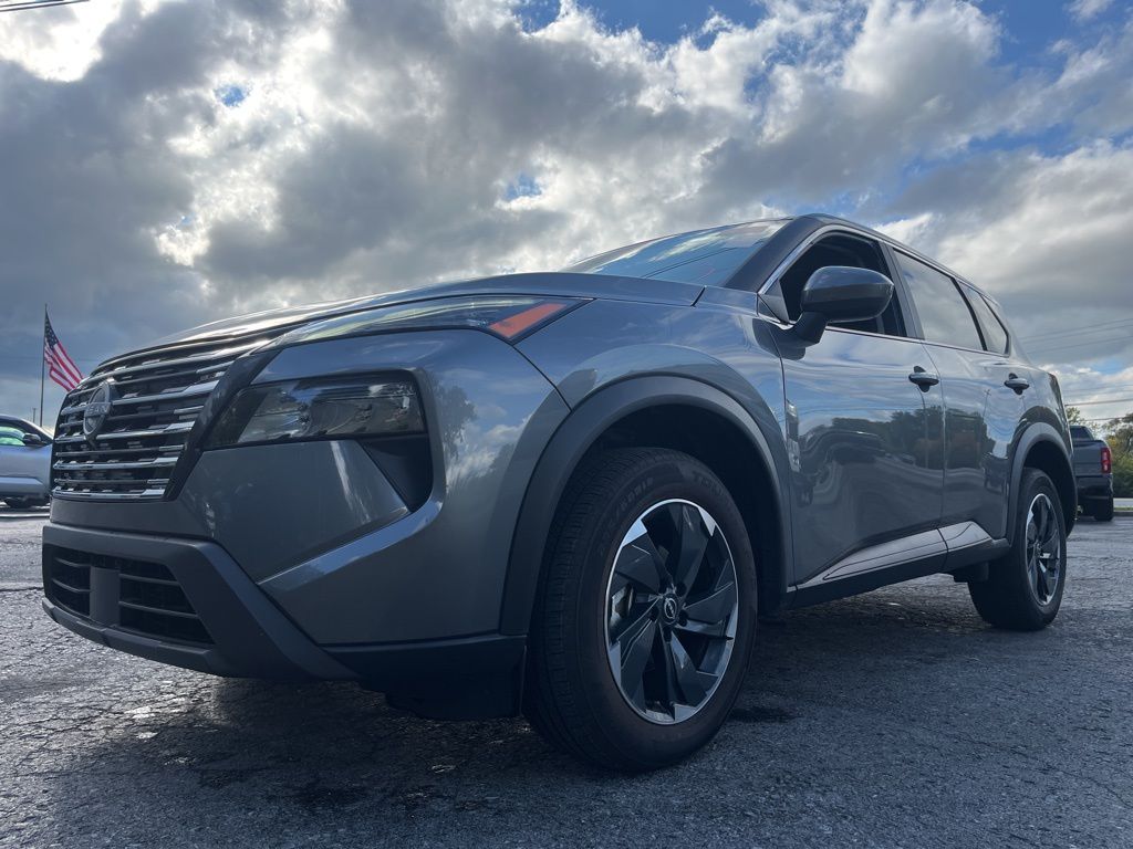 2024 Nissan Rogue SV photo 3