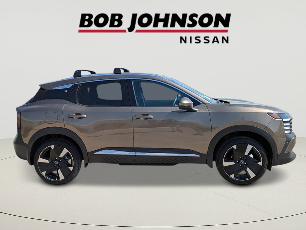 2026 Nissan Kicks SR photo 2
