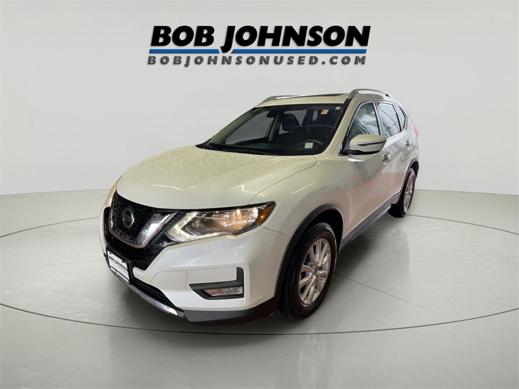 2020 Nissan Rogue SV photo 2
