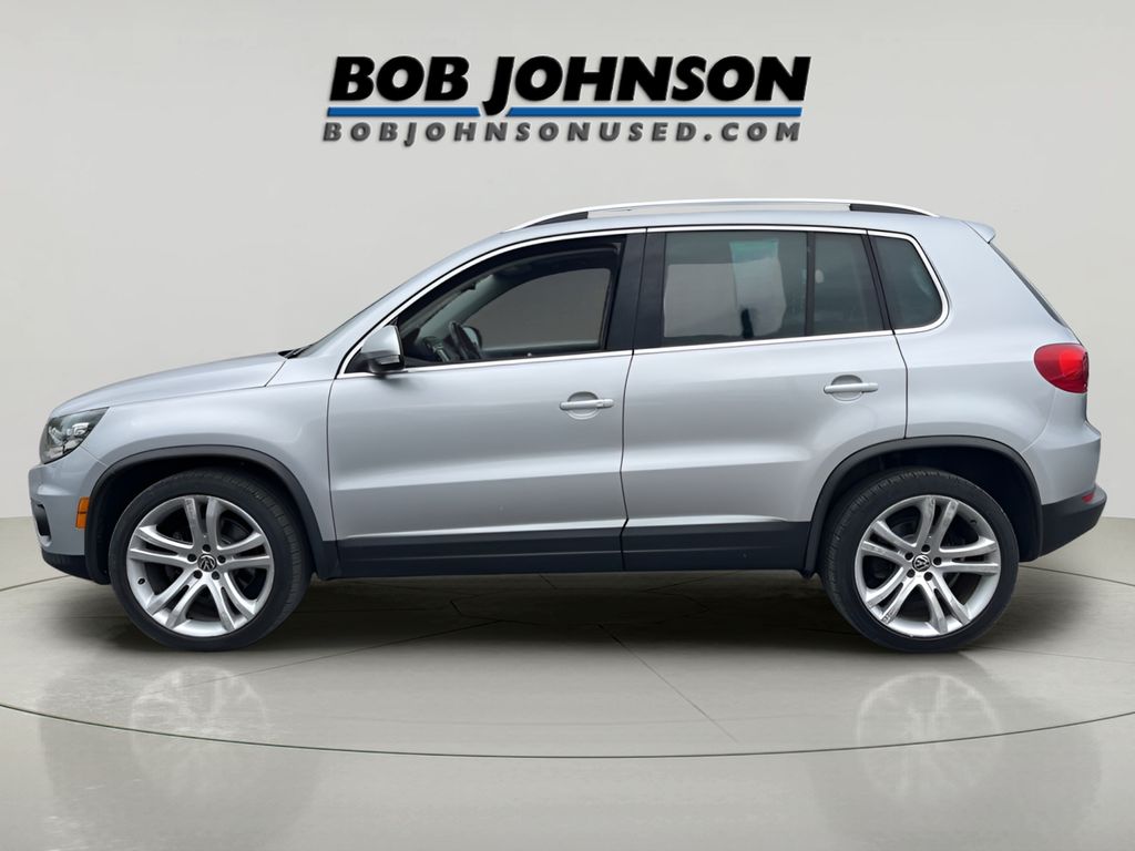 2016 Volkswagen Tiguan SEL photo 4
