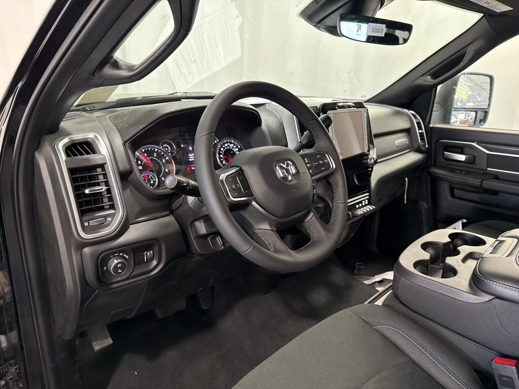 2025 Ram 2500 Big Horn photo 3