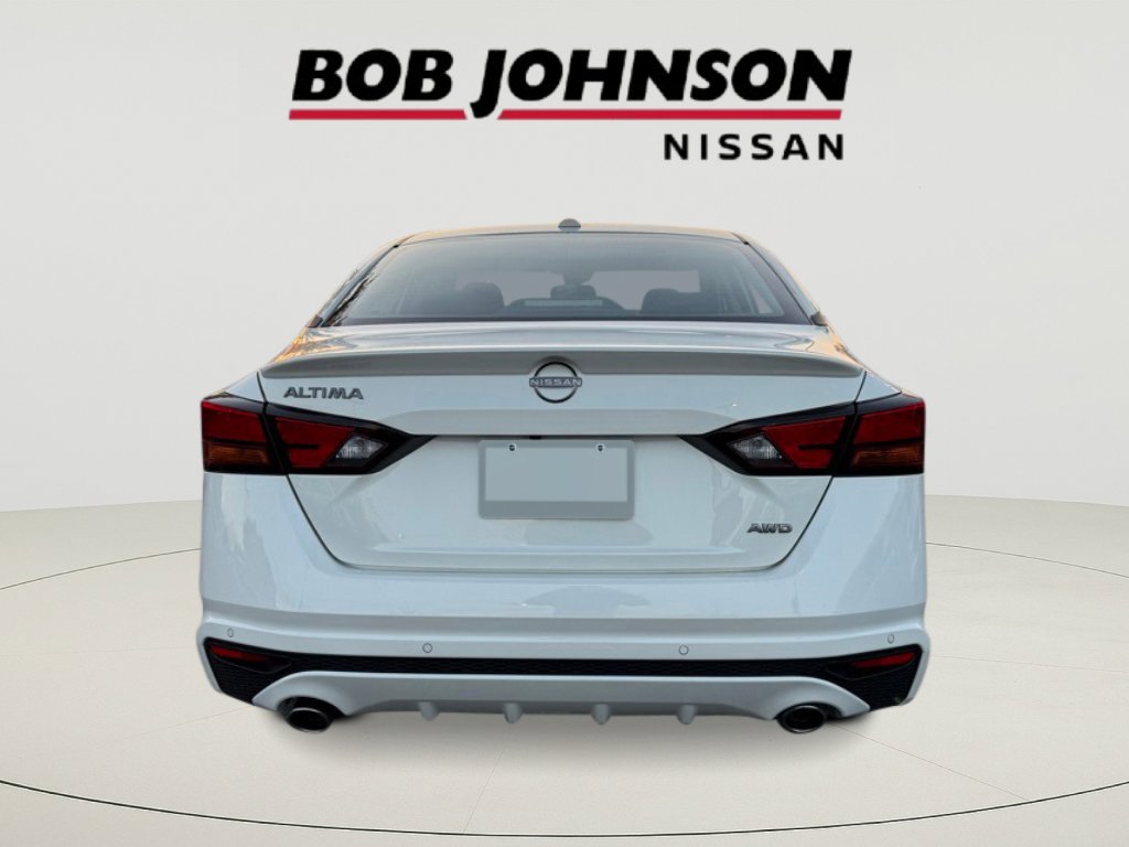 2025 Nissan Altima SV photo 4