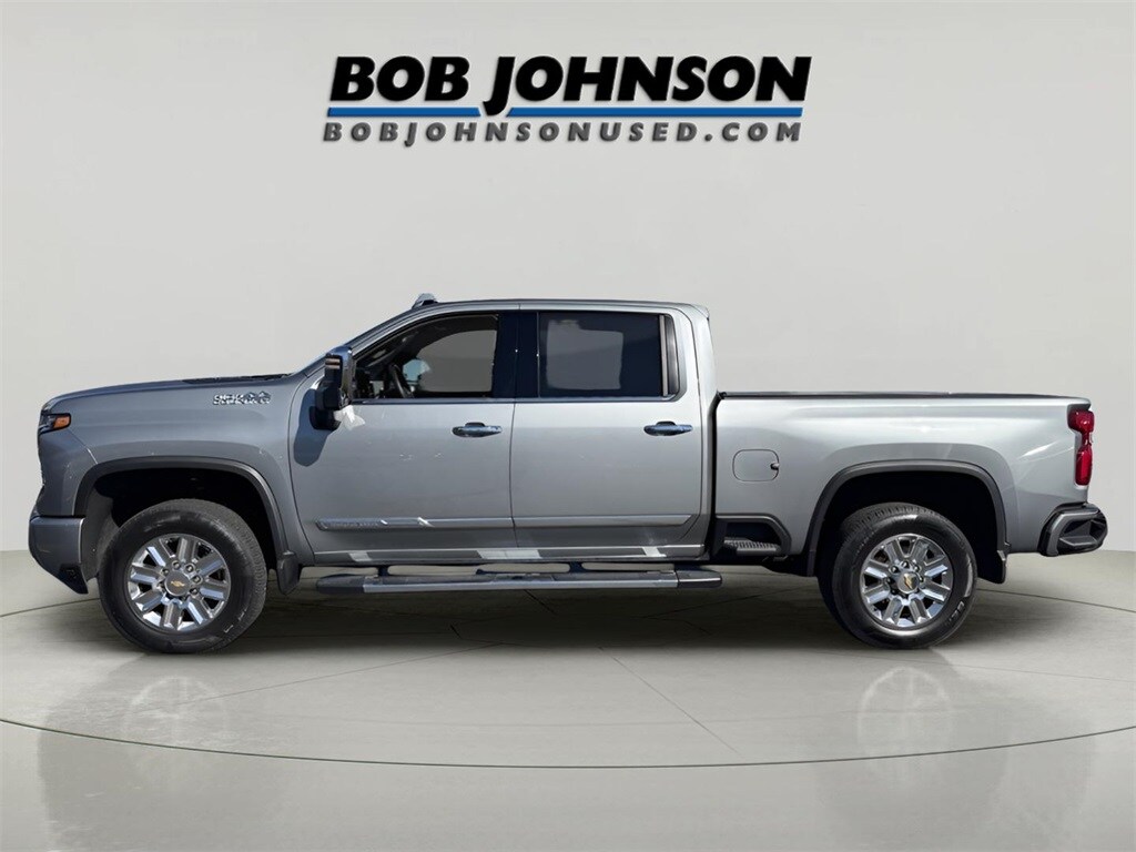 2024 Chevrolet Silverado 2500HD High Country photo 3