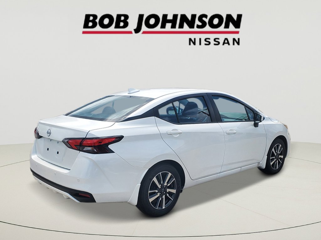 2025 Nissan Versa SV photo 3