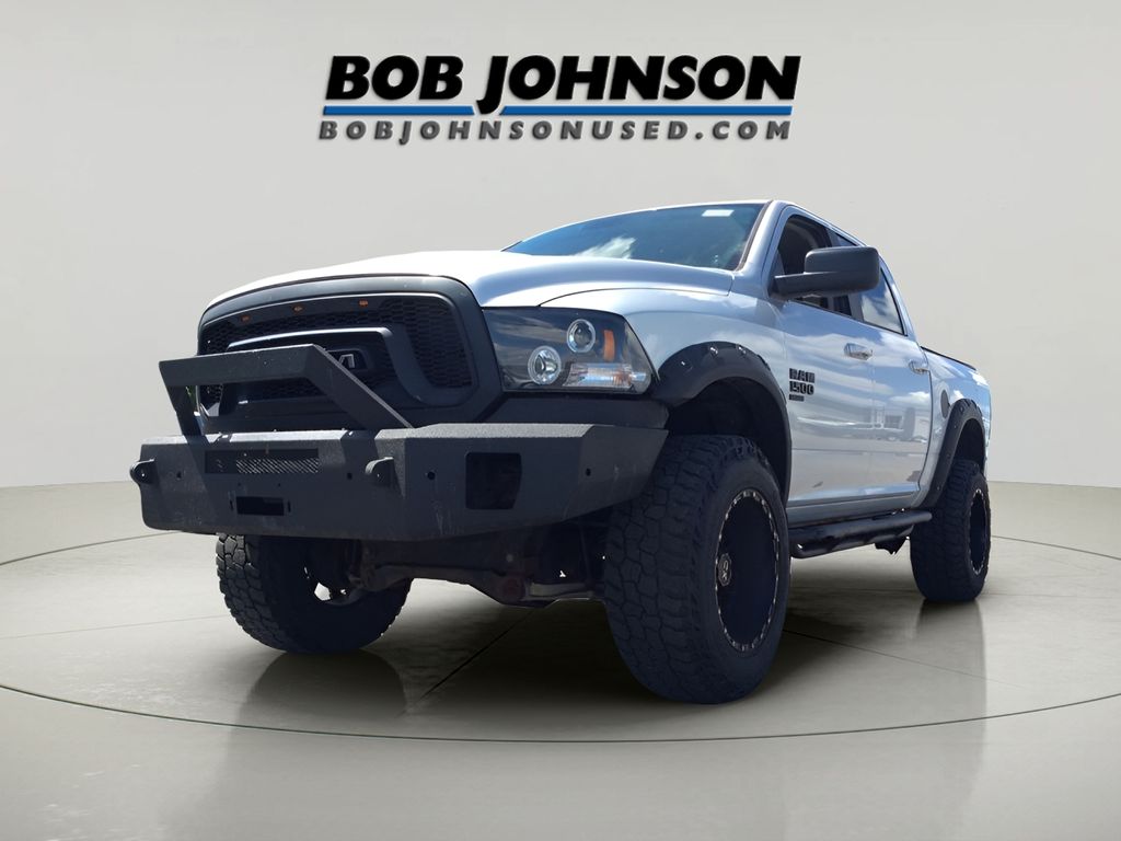 2019 Ram 1500 Classic SLT photo 3