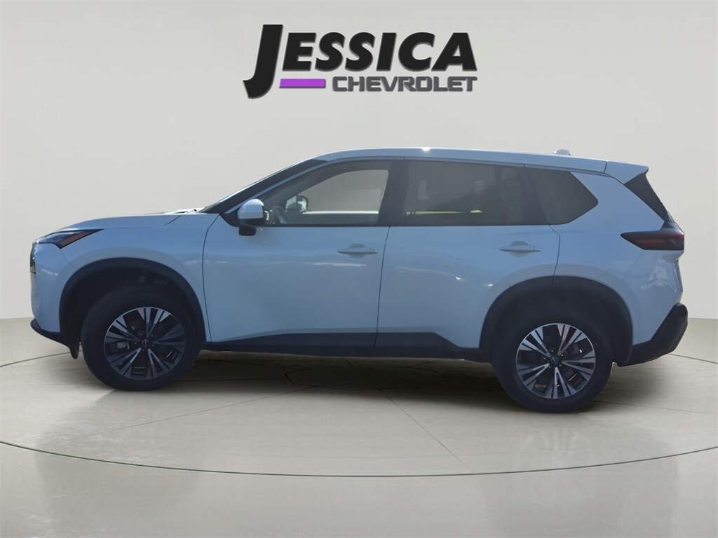 2023 Nissan Rogue SV photo 4