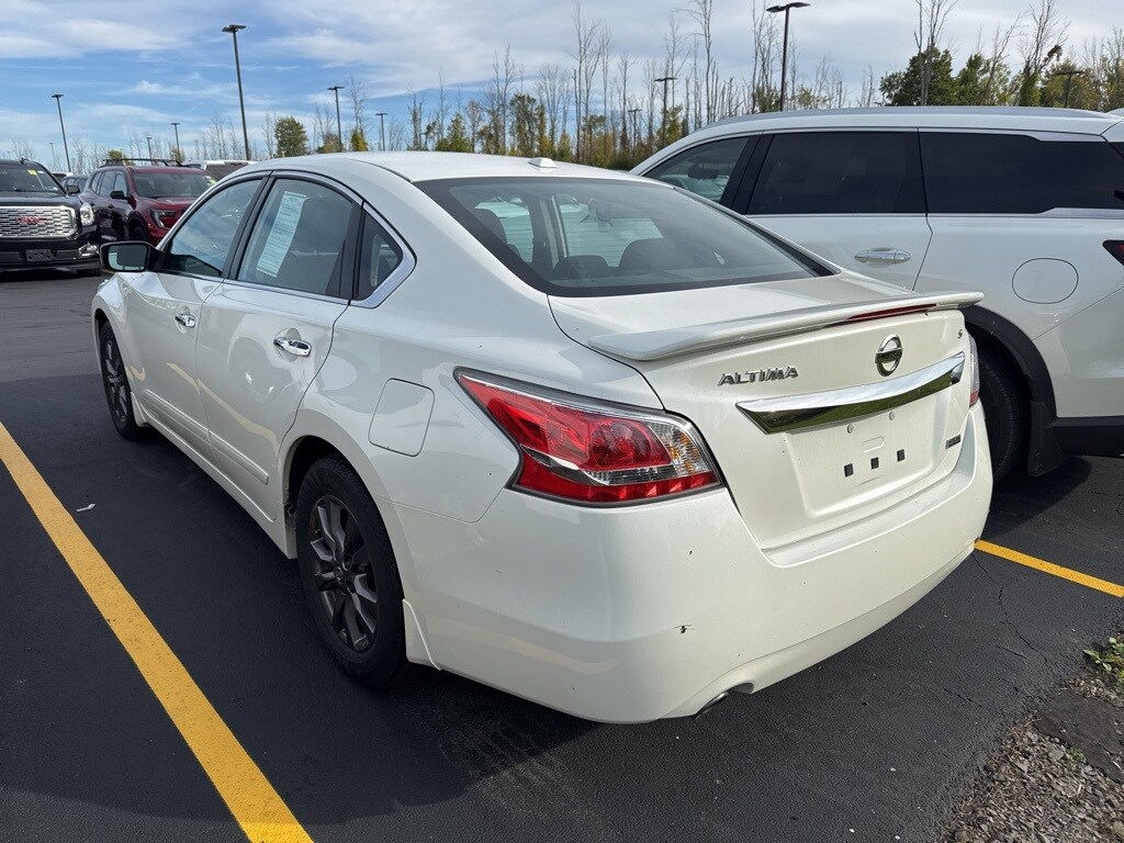 2015 Nissan Altima 2.5 S photo 4
