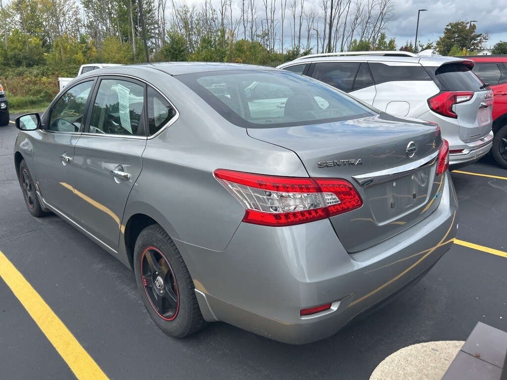 2013 Nissan Sentra S photo 4
