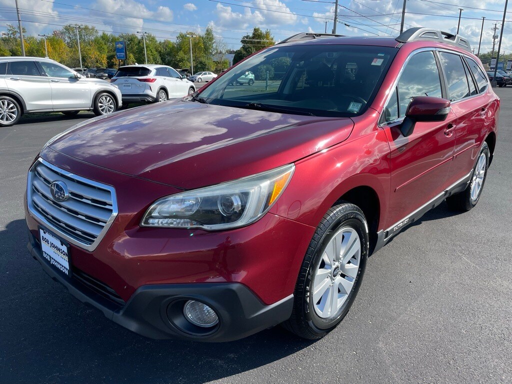 2017 Subaru Outback Premium photo 2