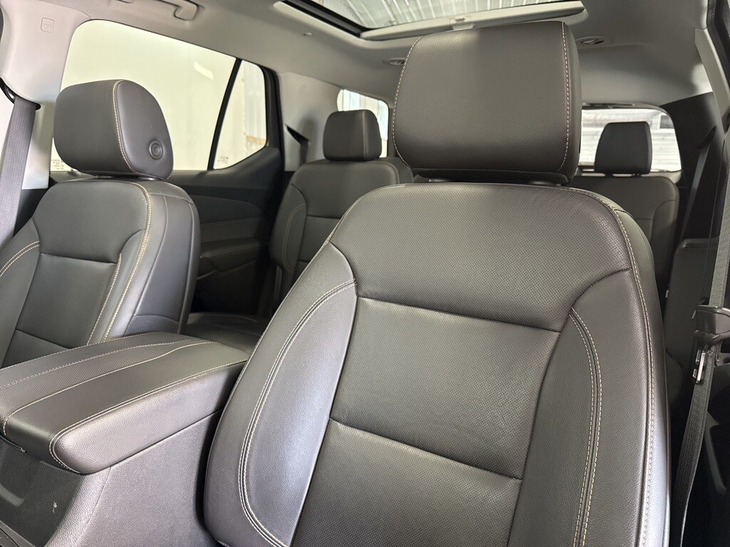2021 Chevrolet Traverse Premier photo 4