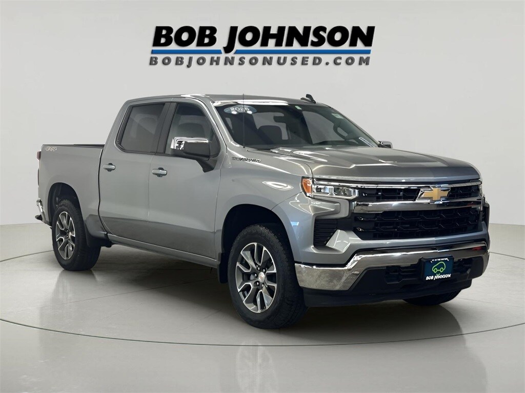 2025 Chevrolet Silverado 1500 LT photo 2
