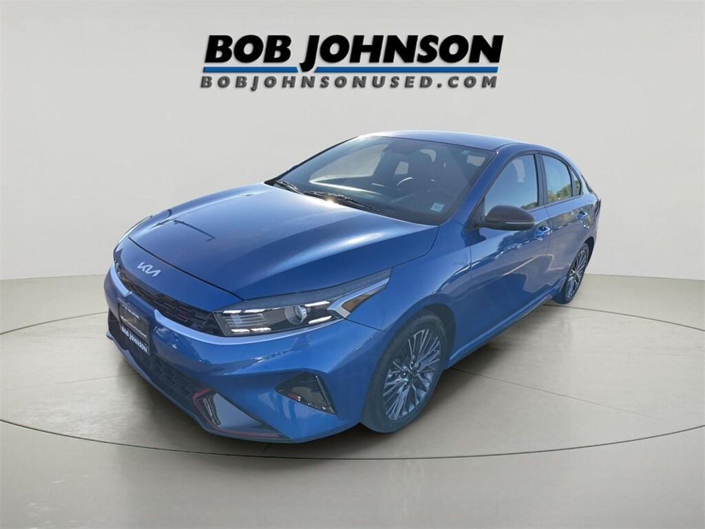 2022 Kia Forte GT-Line photo 2