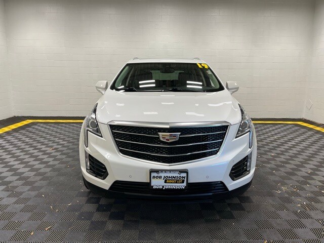 2019 Cadillac XT5 Luxury photo 2