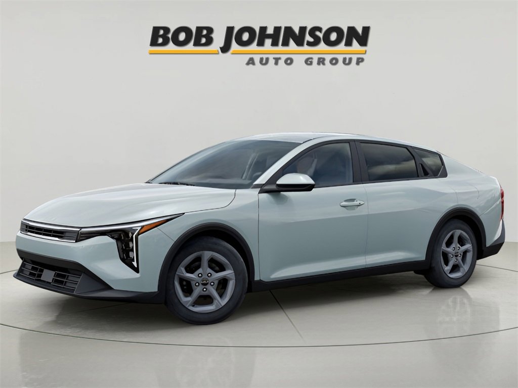 2025 Kia K4 LXS photo 2