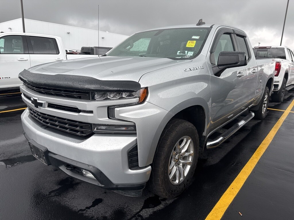 2019 Chevrolet Silverado 1500 RST photo 2