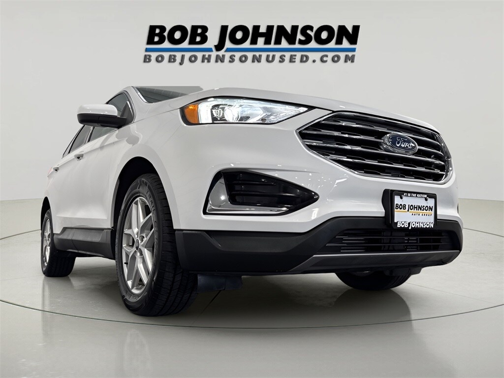 2022 Ford Edge SEL photo 3