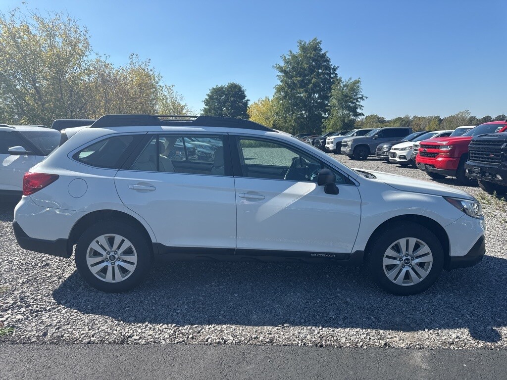 2018 Subaru Outback 2.5i photo 2