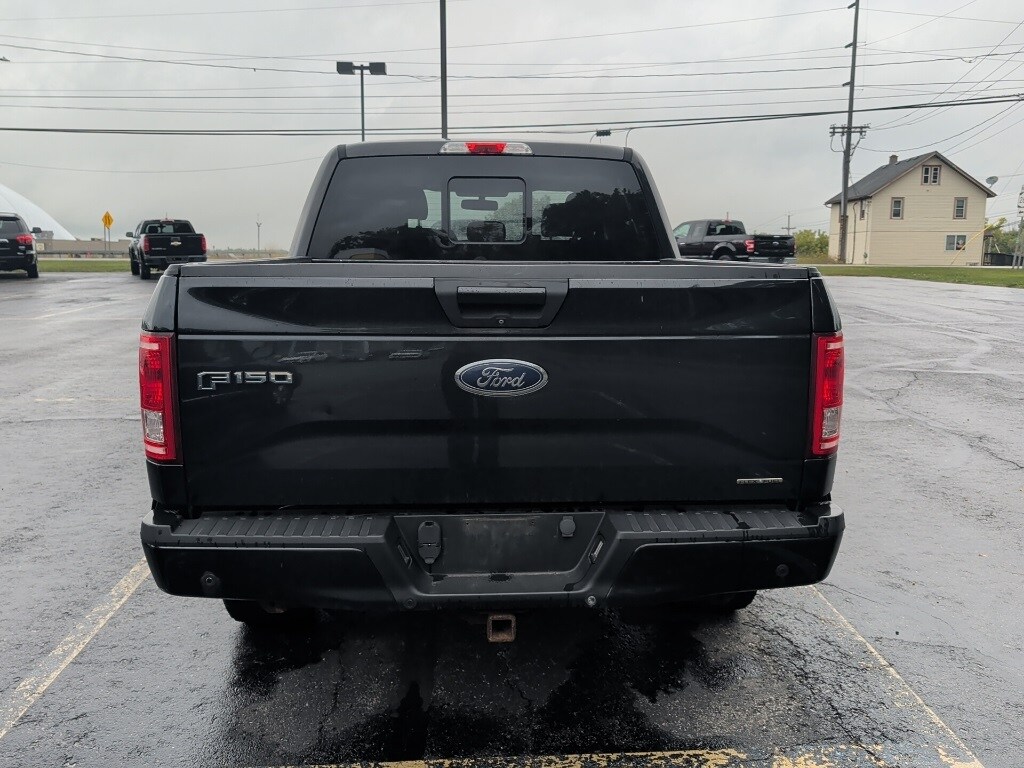 2015 Ford F-150 XLT photo 4