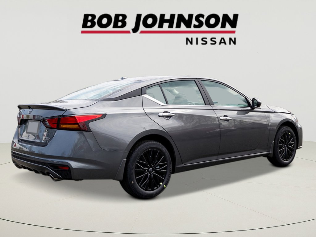 2025 Nissan Altima SV photo 2
