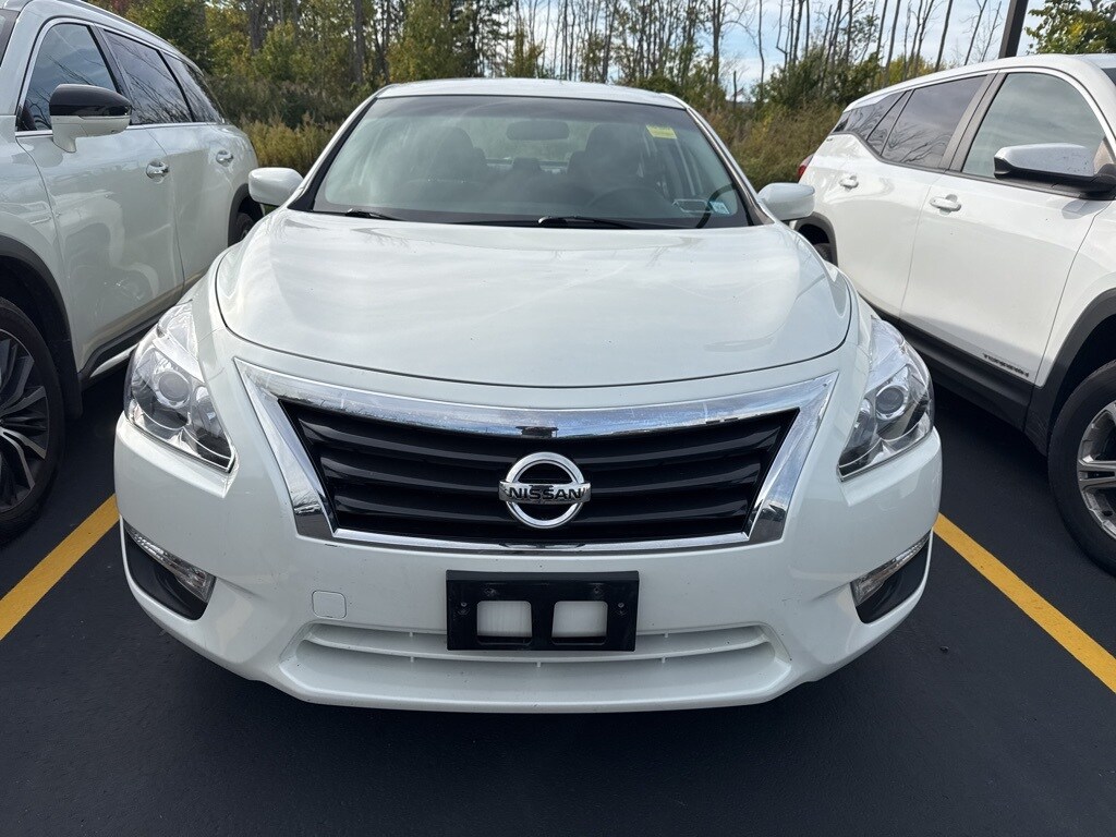2015 Nissan Altima 2.5 S photo 2