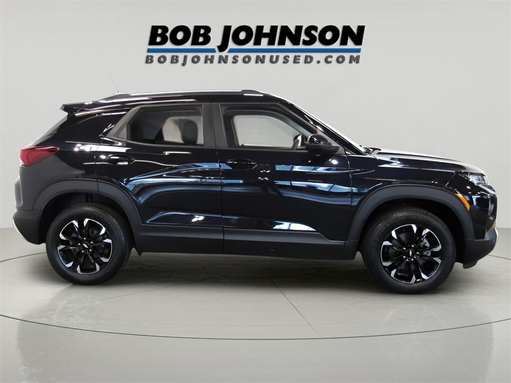 2021 Chevrolet Trailblazer LT photo 2