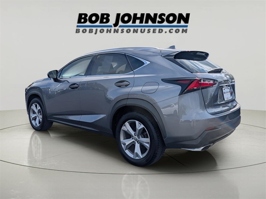 2017 Lexus NX 200t Luxury photo 4