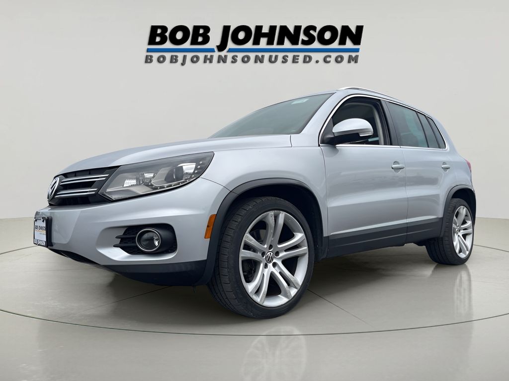 2016 Volkswagen Tiguan SEL photo 3
