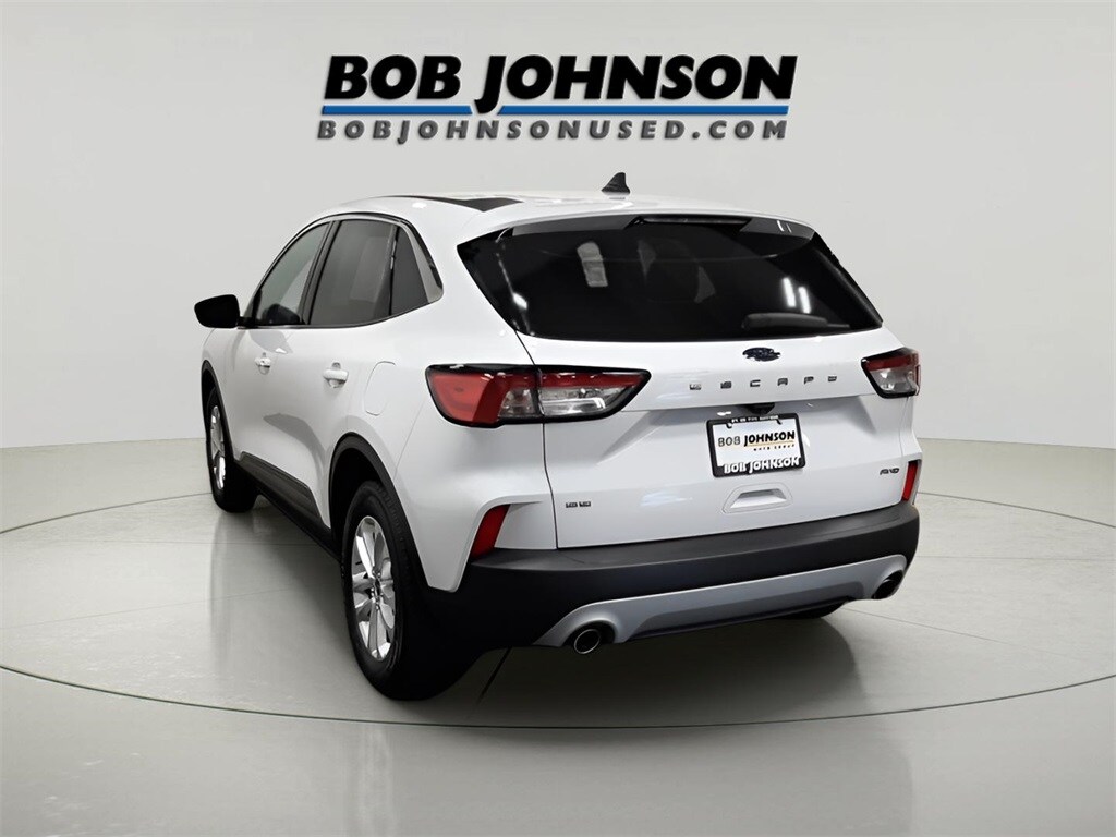 2021 Ford Escape SE photo 3