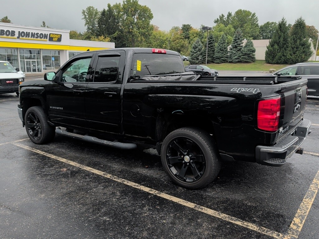 2015 Chevrolet Silverado 1500 LT photo 4