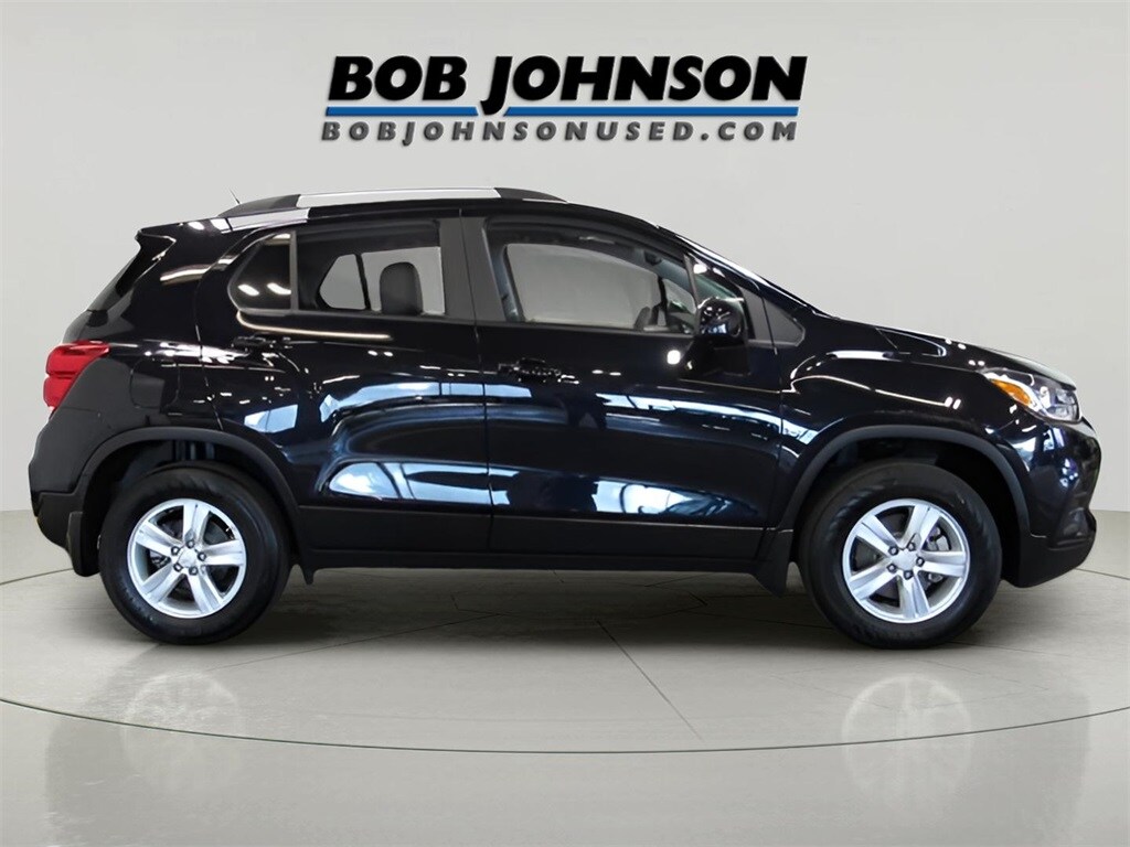2022 Chevrolet Trax LT photo 3
