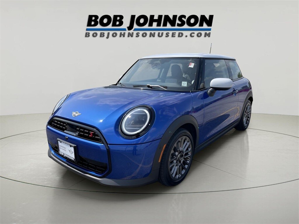 2025 Mini Cooper 2 Door Hardtop S photo 2