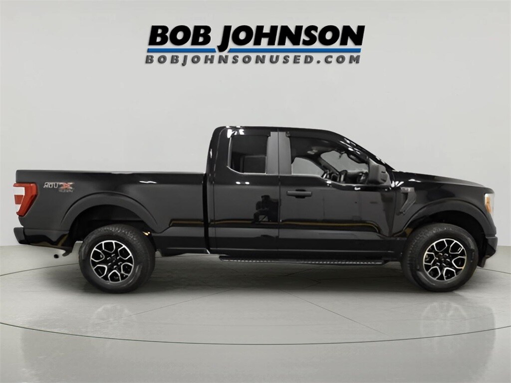 2022 Ford F-150 XL photo 2