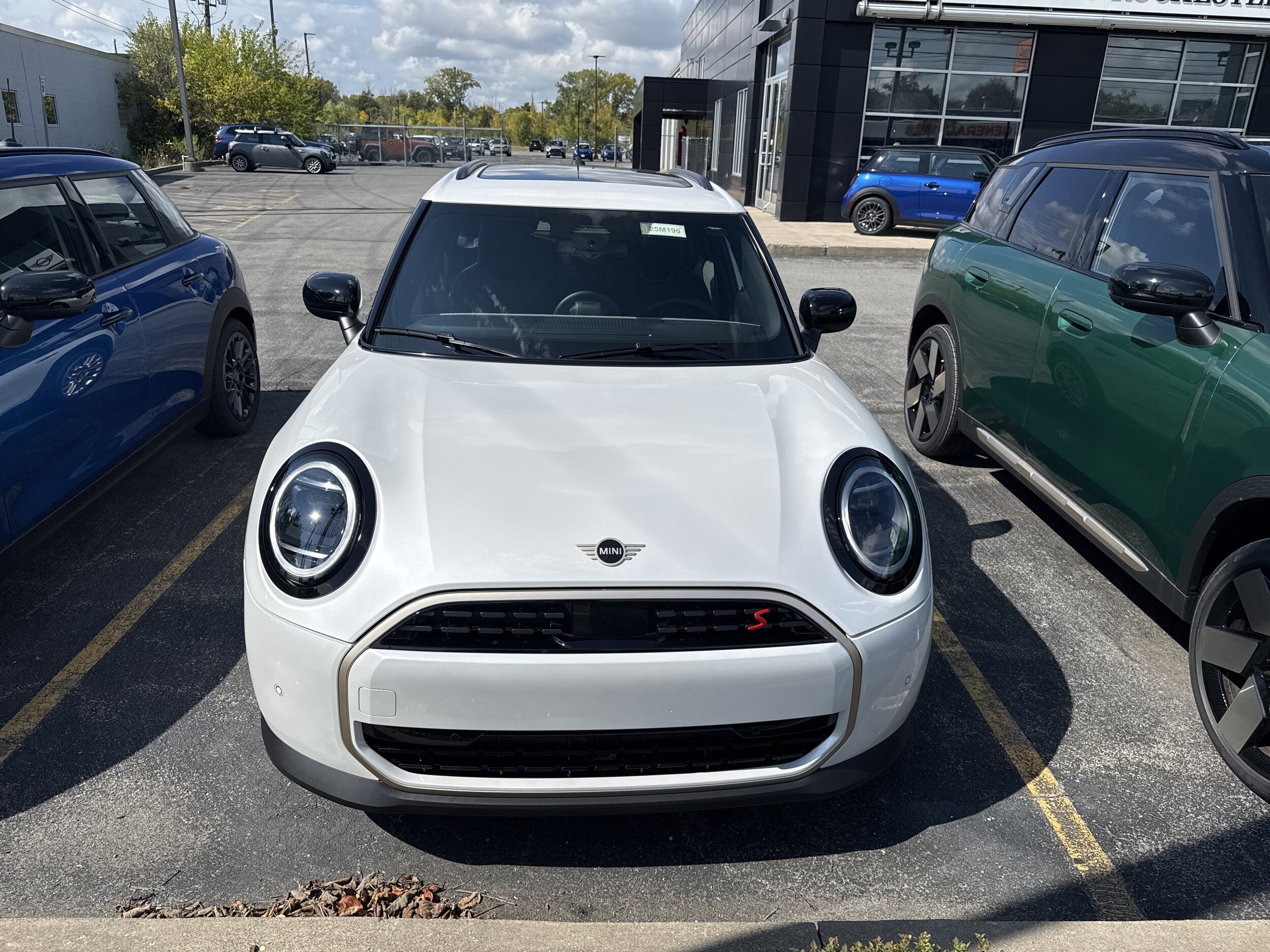2025 Mini Cooper 4 Door Hardtop S photo 2