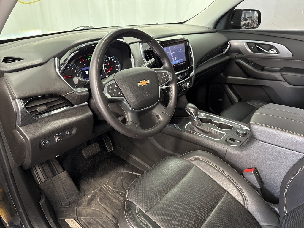 2021 Chevrolet Traverse Premier photo 3